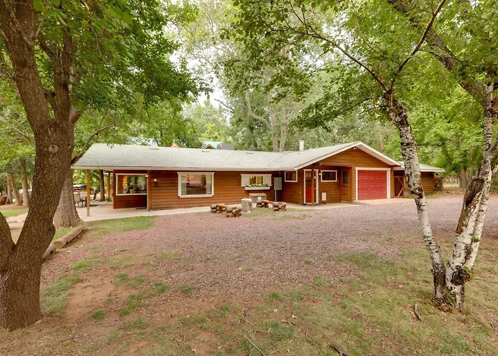Holiday home Cozy On 1 Acre In Premier Neighborhood *