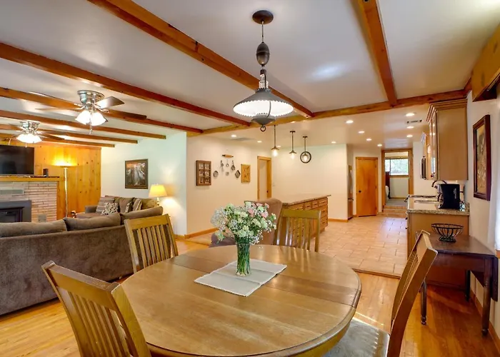 Holiday home Cozy On 1 Acre In Premier Neighborhood Pine